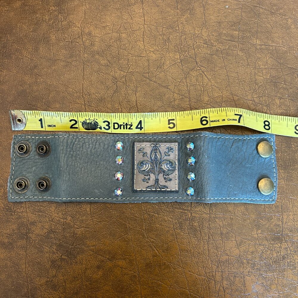 KBD Studio Leather Bracelet - Picture 5 of 6
